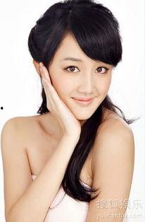 文梦洋资料,才华横溢的年轻艺术家，创作之路的璀璨星光