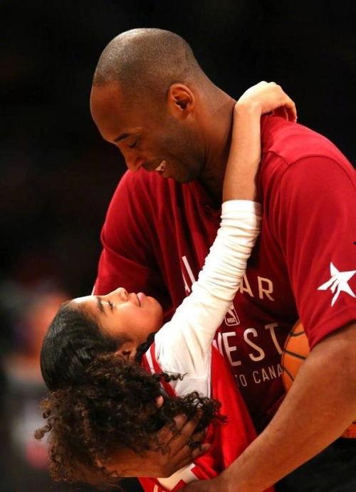 科比晒出三女儿照片